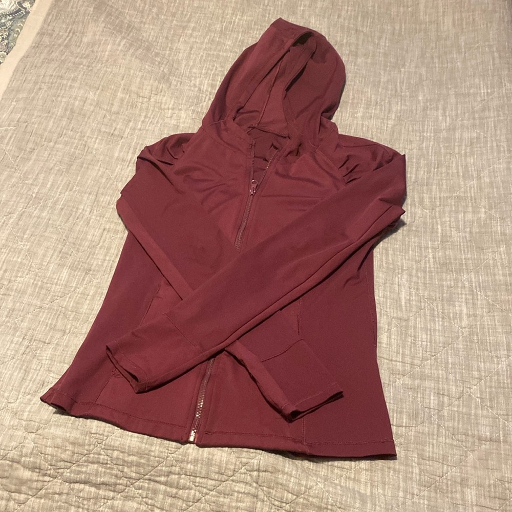 Women’s size medium Yogalicious zip up hoodie